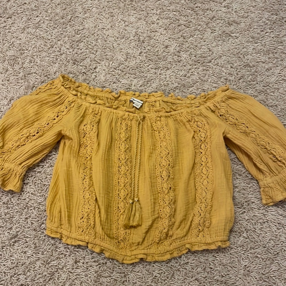 American Eagle yellow blouse